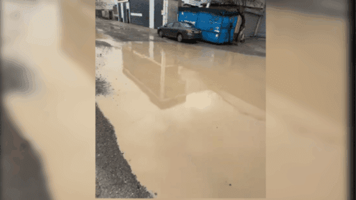 Buca ilçesinde altyapı sorunları nedeniyle vatandaşlar ve esnaflar mağduriyet yaşamaya