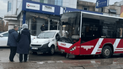 İzmir’in Buca ilçesi Seyhan Mahallesi’nde meydana gelen kazada, ESHOT otobüsü