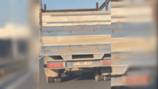 Çevreyolu'nda bir kamyonun aniden sola geçmesi, trafikteki diğer sürücüler için