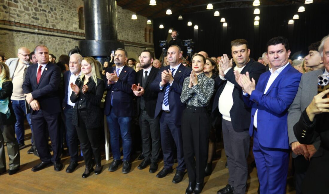 Başkan Sengel’e direniş ödülü: Bu ödül tüm direnenlerin Efes Selçuk Belediye Başkanı Filiz Ceritoğlu Sengel, İzmir’in toplumsal değerlerine