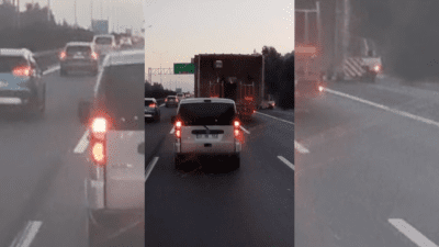 İzmir’in en yoğun güzergahlarından biri olan Bornova-Buca çevreyolu, 18:20 saatlerinde