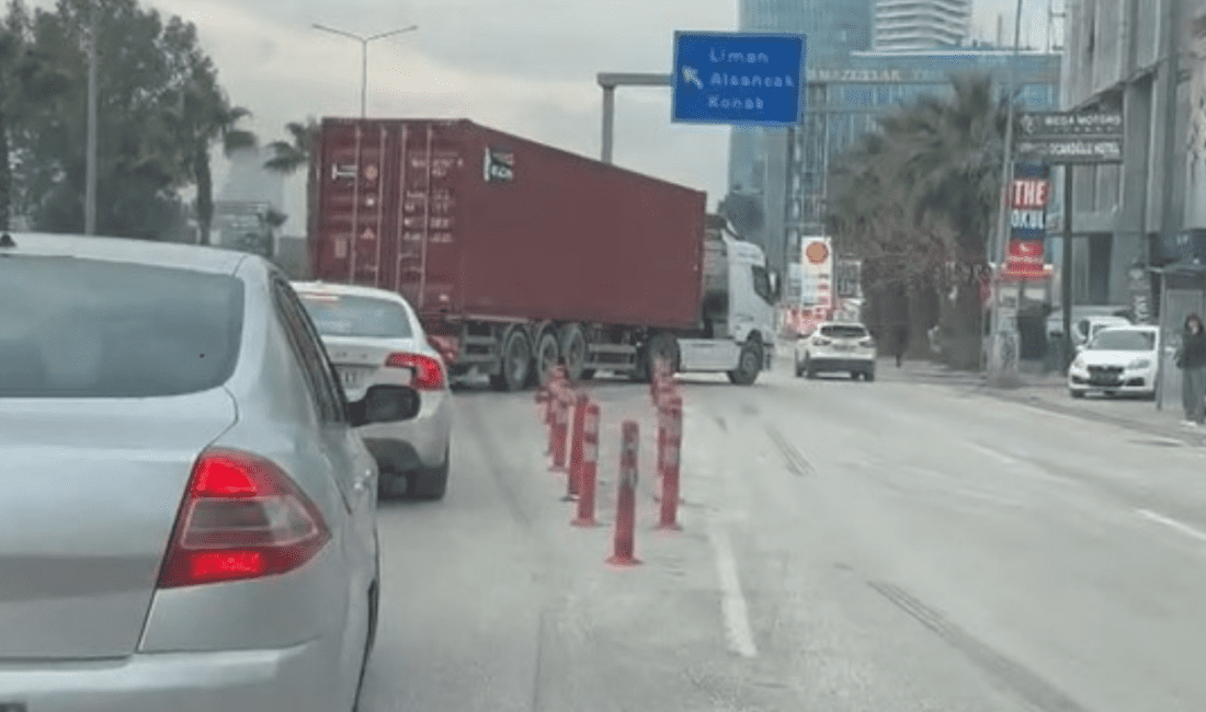 İzmir’in Bornova ilçesinde, Ankara Asfaltı üzerinde Karşıyaka yönüne gidiş alanında