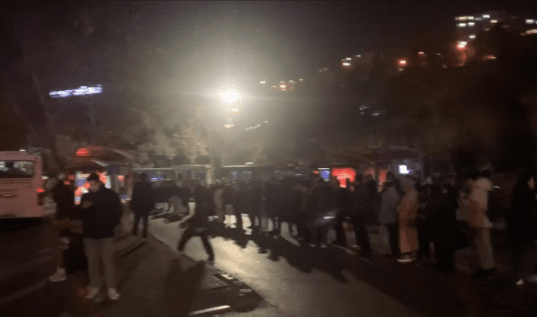 İzmir’de toplu ulaşım araçlarında yaşanan sıkıntılar, vatandaşların günlük yaşamını olumsuz