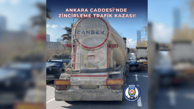 İzmir'in Bornova ilçesi Ankara Caddesi üzerinde zincirleme trafik kazası meydana