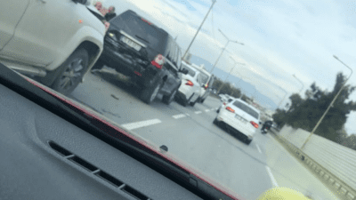 İzmir’in Konak ilçesinde, Yeşildere’den Medicana’ya giden güzergah üzerinde büyük bir