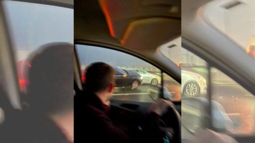 Kemalpaşa-İzmir otoyolunda meydana gelen trafik kazası sürücüleri korkuttu.