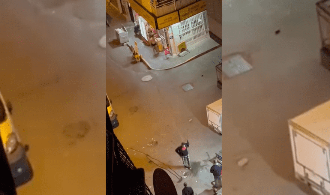 İzmir sokaklarında tedirginlik: Akşam saatlerinde büyük panik yaşandı! İzmir'in Yeşilyurt semtinde akşam saatlerinde yaşanan olay, bölge halkında korku