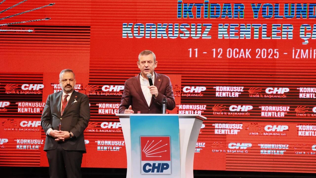CHP Lideri Özgür Özel, CHP İzmir İl Başkanlığı’nın düzenlediği Çalıştay’ın