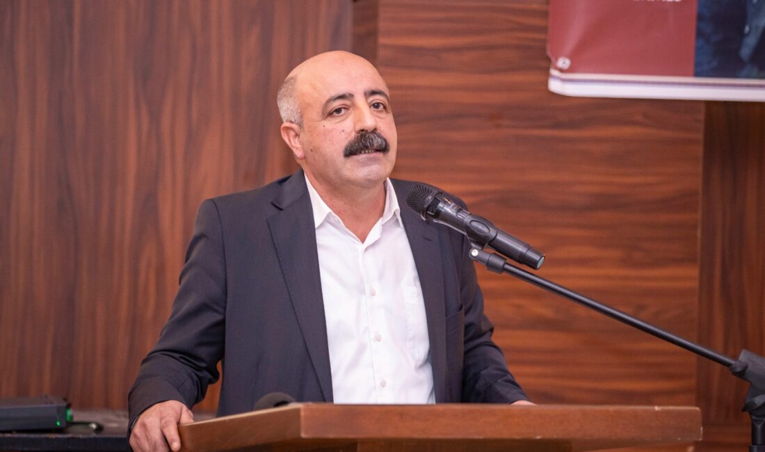 İzmir Büyükşehir Belediye Başkanı Dr. Cemil Tugay, Menderes Belediyesi'nin ev