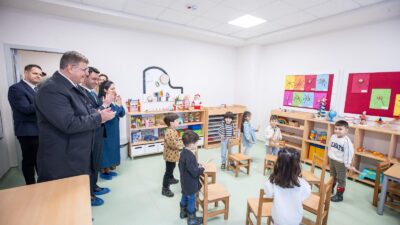 İzmir Büyükşehir Belediyesi, kentin birçok bölgesinde faaliyet gösteren Yuvamız İzmir