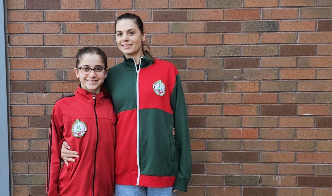 Karşıyaka Belediye Spor Kulübü Artistik Yüzme Takımı sporcusu Selin Güner,