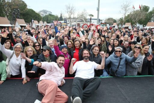 Karşıyaka Belediyesi, 14 Şubat Sevgililer Günü’nde 7’den 70’e her yaştan