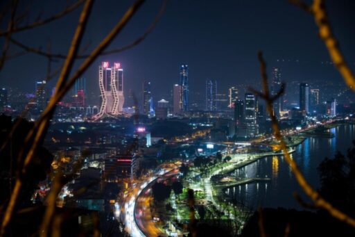 İzmir Büyükşehir Belediyesi çevre ve insan sağlığını korumak, karbon ayak