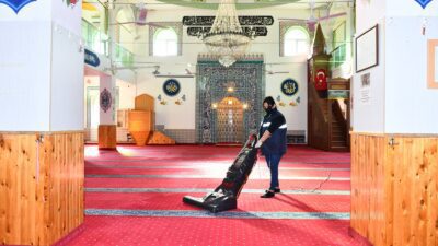Çiğli Belediyesi, yaklaşan Ramazan ayı öncesinde ilçe genelindeki cami ve