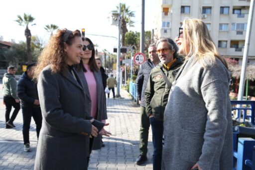 Karşıyaka’nın dört bir yanında vatandaşlarla buluşmaya ve hizmetlerini yerinde denetlemeye