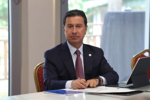 Muğla Büyükşehir Belediye Başkanı Ahmet Aras, Galatasaray-Fenerbahçe derbisi için yurt