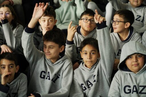 Aliağa Belediyesi, çevreye duyarlı doğa dostu nesillerin yetişebilmesi amacıyla okullarda