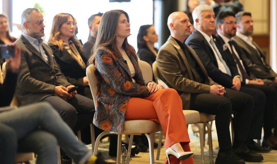 Çeşme Belediye Başkanı Lâl Denizli, bu yıl "Toprak, Zaman ve