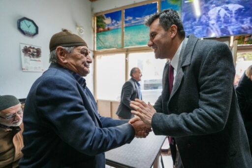 Manisa Büyükşehir Belediye Başkanı Mimar Ferdi Zeyrek, Sevgililer Günü dolayısıyla