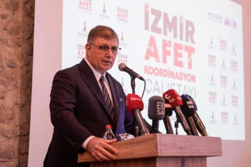 İzmir Büyükşehir Belediye Başkanı Dr. Cemil Tugay, alanında uzman isimleri