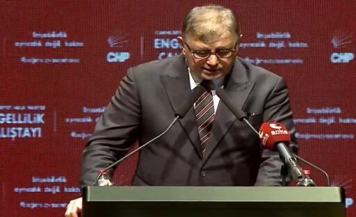 İzmir Büyükşehir Belediye Başkanı Cemil Tugay, CHP'nin Engellilik Çalıştayı'nda; "Engelliliği,