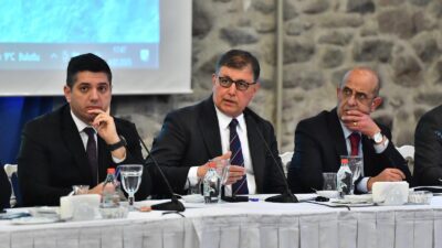 Cemil Tugay, “İzmir'in yapı stoku problemini halletmesi lazım. 