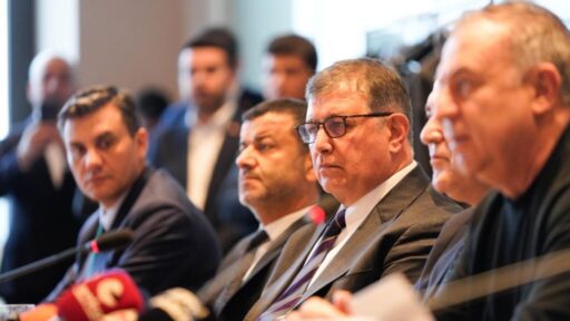 İzmir Büyükşehir Belediye Başkanı Dr. Cemil Tugay’ın ev sahipliğinde, acil