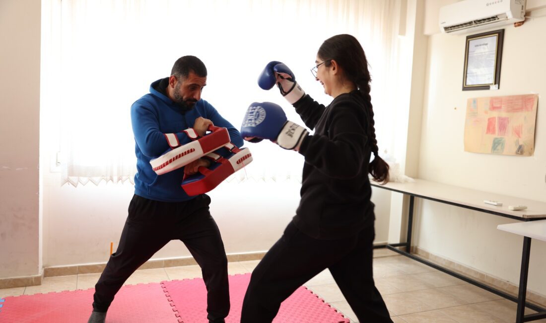 Bayraklı Belediyesi, kadına yönelik şiddet vakalarındaki artışa dikkat çekmek ve