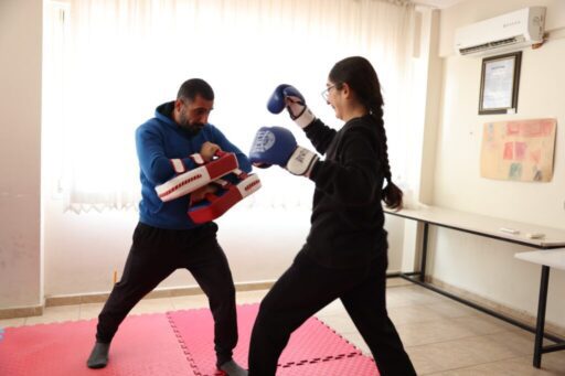 Bayraklı Belediyesi, kadına yönelik şiddet vakalarındaki artışa dikkat çekmek ve