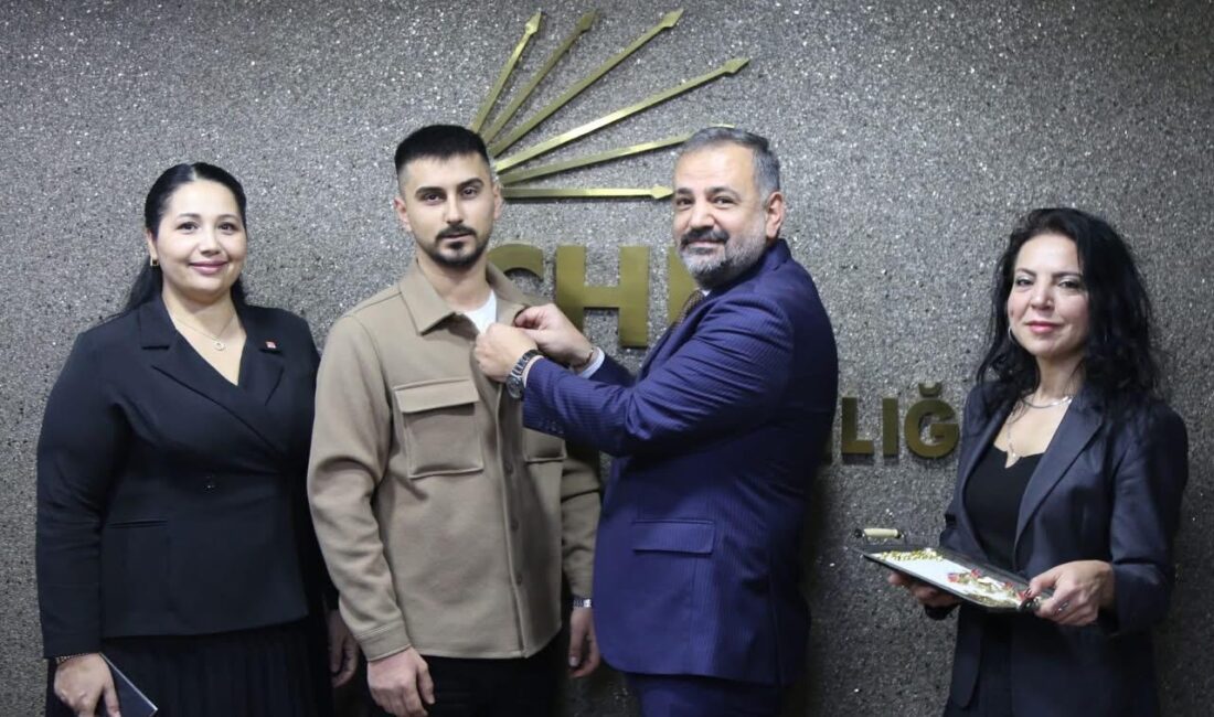 Cumhuriyet Halk Partisi İzmir örgütü, Genel Başkan Özgür Özel'in talimatları