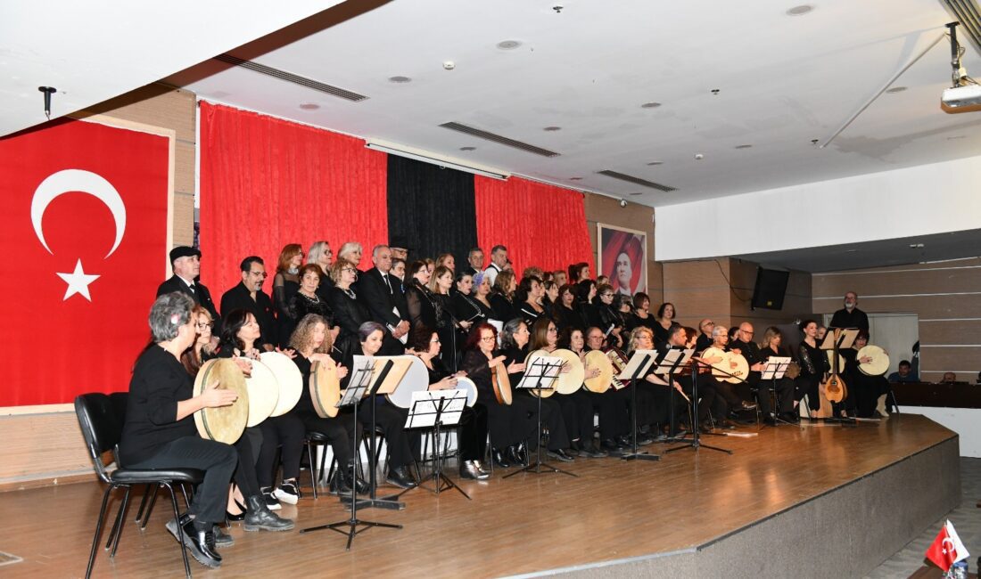 Çiğli Belediyesi, Ege müziğinin sevilen gruplarından İzmir Rebetiko Korosu’nun sahne