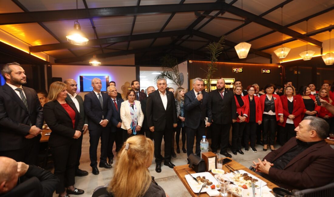 Güzelbahçe siyaseti özel bir dostluk yemeğinde bir araya geldi.