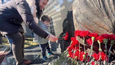 Karabağlar Belediyesi, 33 yıl önce 613 Azerbaycanlı vatandaşın katledildiği Karabağ