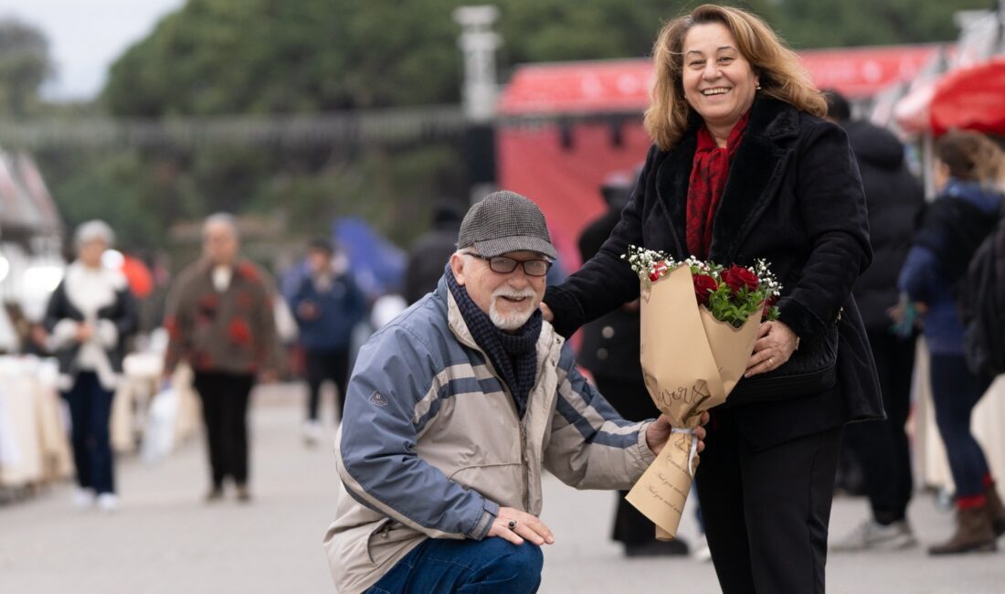Kalpleri ısıtan Sevgi festivali İzmir Büyükşehir Belediyesi tarafından Kültürpark’ta düzenlenen Sevgi Festivali, birbirinden renkli