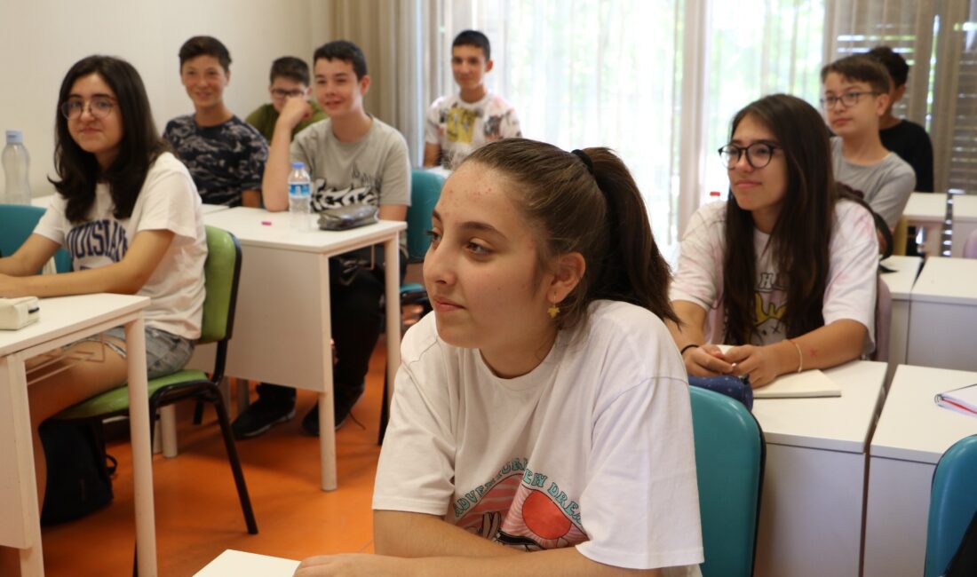 Manisa Büyükşehir Belediyesi Eğitim Merkezi’nde (MABEM) yeni dönem kayıtları başladı.