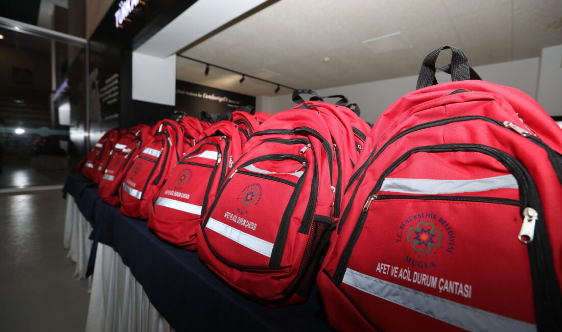 Muğla Büyükşehir Belediyesi, 6 Şubat depreminin ikinci yıl dönümünde
vatandaşlarda deprem