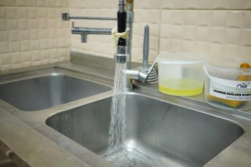 Ayvalık’ta yoğun olarak kullanılan yağların kanalizasyon şebekesine ulaşarak çevre sorunlarına