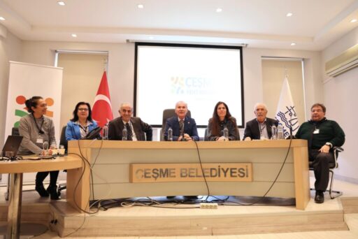 Çeşme Belediyesi ev sahipliğinde gerçekleştirilen Yarımada Kent Konseyi Birliği Toplantısı’nda,