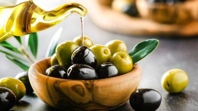 Zeytin ve zeytinyağı sektöründe; sofralık zeytin ve sıkım ünitesi olan zeytinyağı