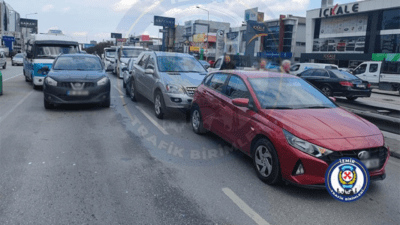 İzmir’in Gaziemir ilçesi Akçay Caddesi’nde, havalimanı istikameti Migros alt geçidinde