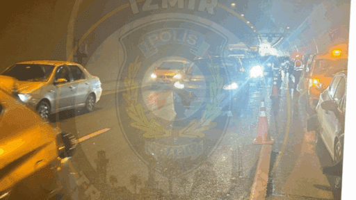 Bayraklı Tünelleri küçük tünel içinde, Bornova istikametinde beş aracın karıştığı