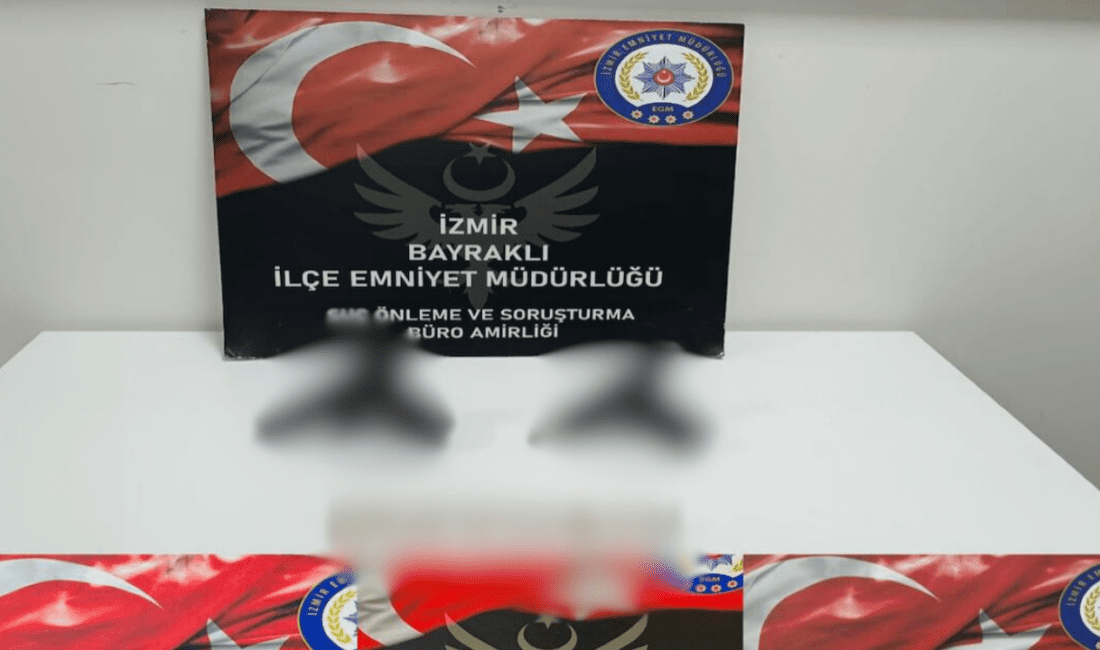 İzmir’in Bayraklı ilçesinde ruhsatsız silah bulunduran şahıslara yönelik polis ekipleri