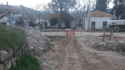 İzmir’in Karaburun ilçesine bağlı Bozköy sakinleri, belediyenin hizmetlerinin yetersiz olduğunu