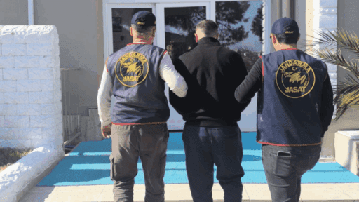 İzmir’de hakkında 6 ayrı suçtan toplam 25 yıl kesinleşmiş hapis