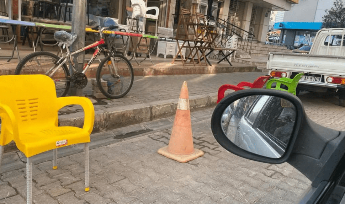 Şehit Üsteğmen Ahmet Konuksever Sokak, dar yapısı nedeniyle araç sürücülerine