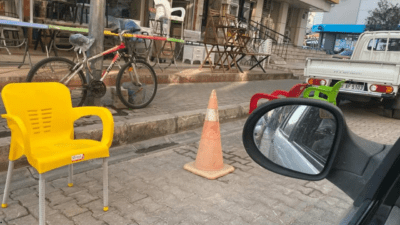 Şehit Üsteğmen Ahmet Konuksever Sokak, dar yapısı nedeniyle araç sürücülerine