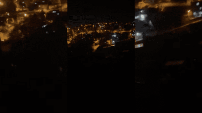 İzmir’in Karabağlar ilçesinde yaşayan vatandaşlar, bir aydır devam eden elektrik