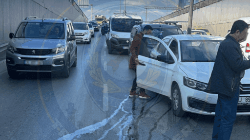 İzmir’in Gaziemir ilçesi Akçay Caddesi üzeri Havalimanı istikametine doğru meydana gelen