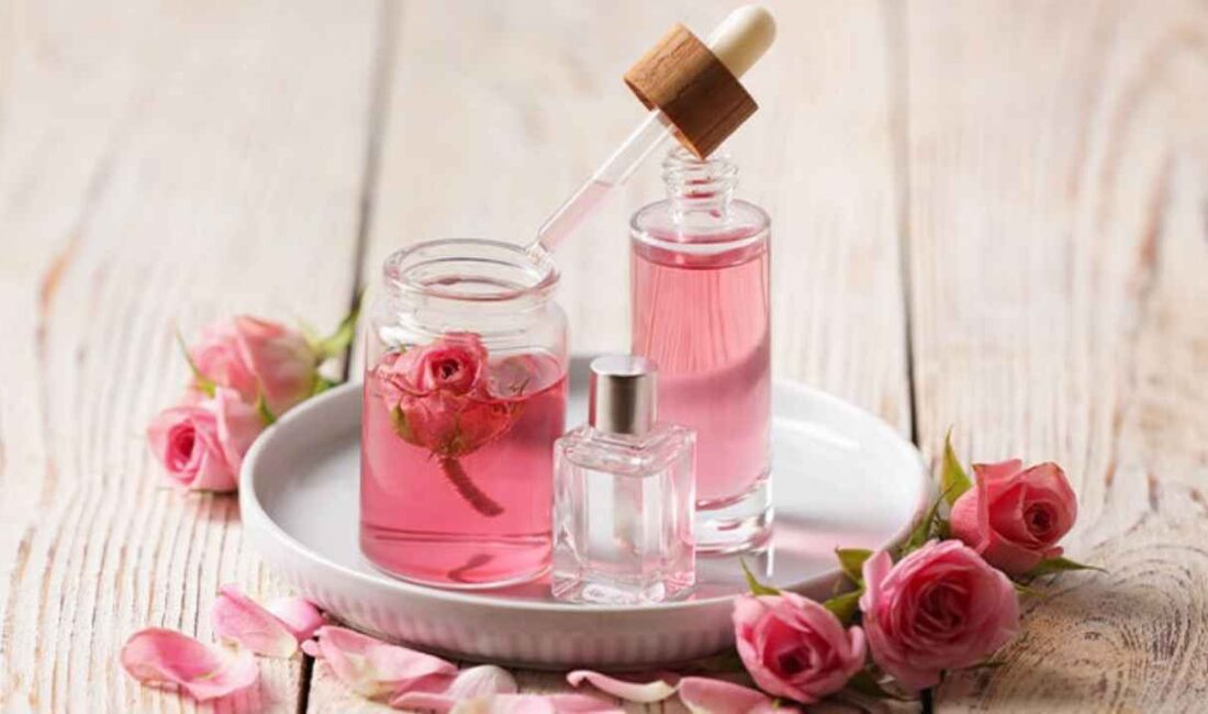Şifa veren doğal bir ürün: Gül suyu ile cildinizi canlandırın Gül suyu, geleneksel olarak kozmetik alanında cilt bakımının vazgeçilmezi olarak