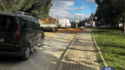 İzmir’in Buca ilçesi Mehmet Akif Caddesi’nden Yeşillik Caddesi istikametine doğru